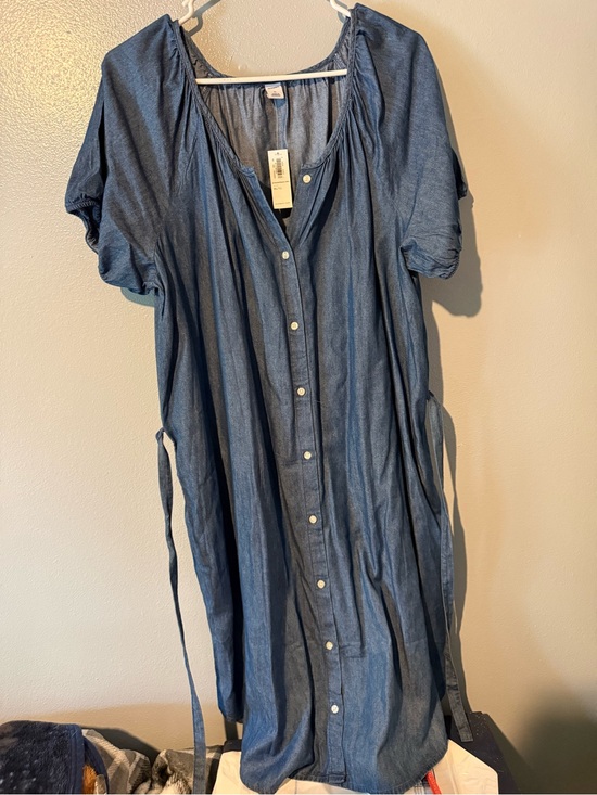 Old Navy Dresses & Skirts - Old Navy Chambray Button-Front Midi Dress in Blue